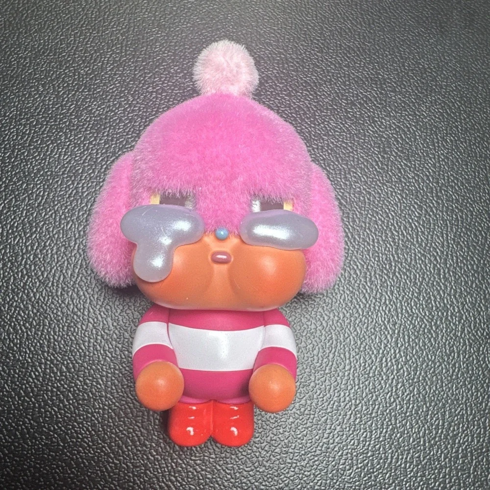 Pop Mart CRYBABY ‎ Crying For Love Series - STOLEN HEART. NO HEART JUST FIGURE